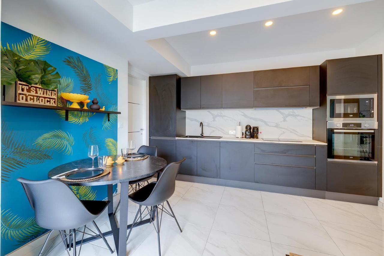 Modern 1Br Apartment Central Location グジラ エクステリア 写真